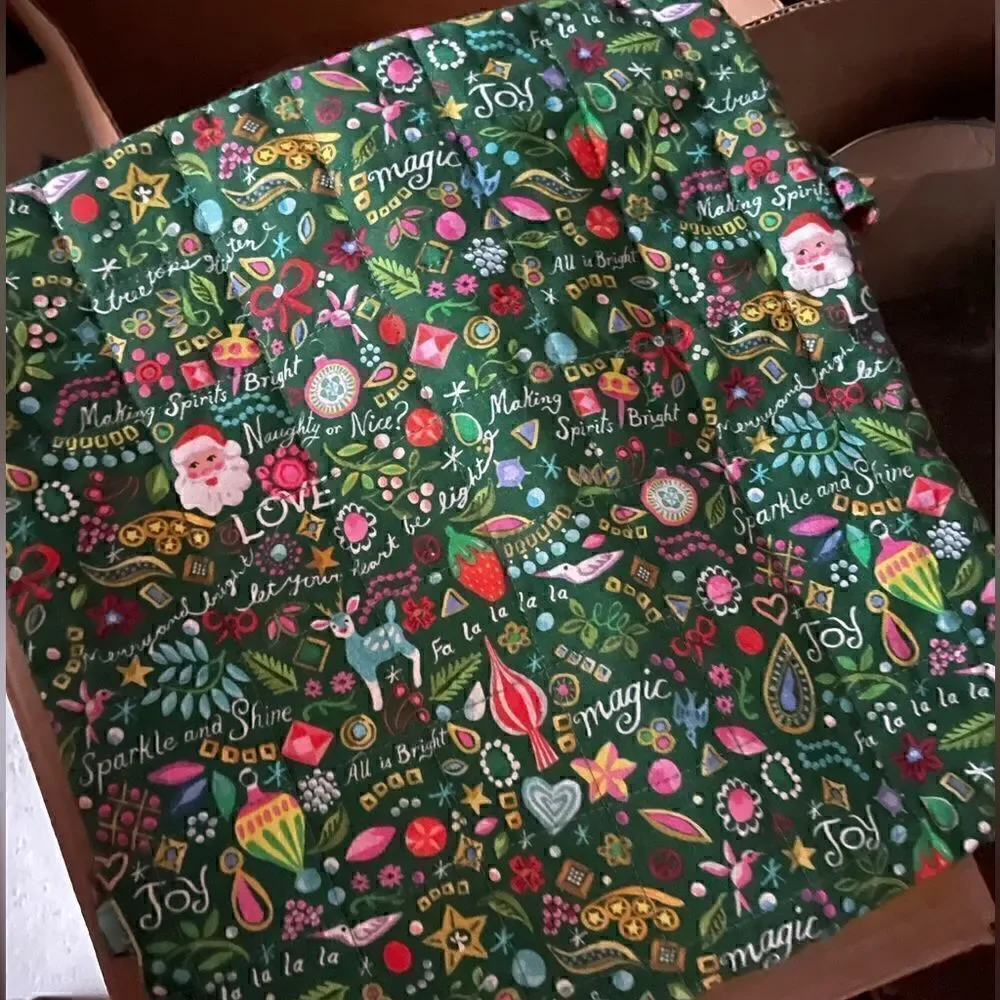 Danielle Kroll making spirits bright take & bake carrier in green color way